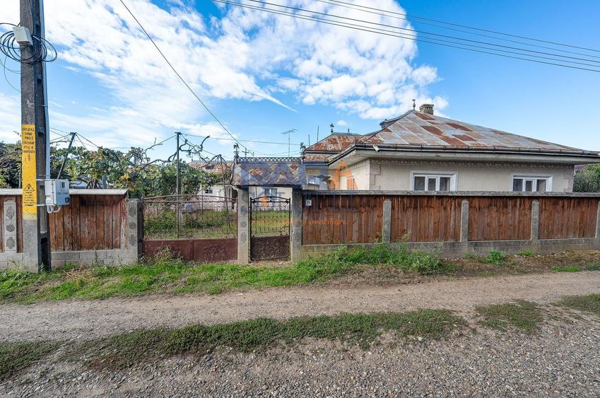 Casă individuală cu 3 camere cu Canalizare în Trifești
