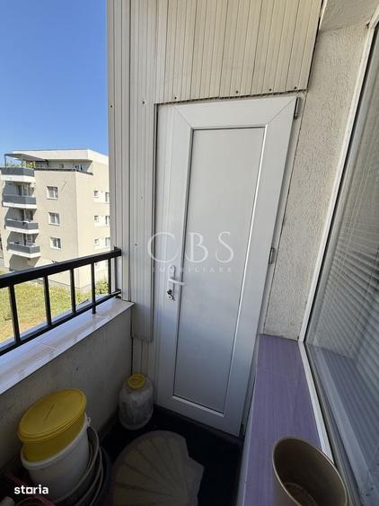 Apartament cu 3 camere semidecomandat în Luna