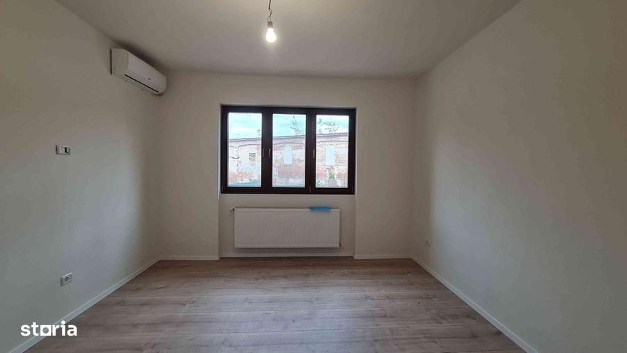 Casă cu 4 camere în Decebal