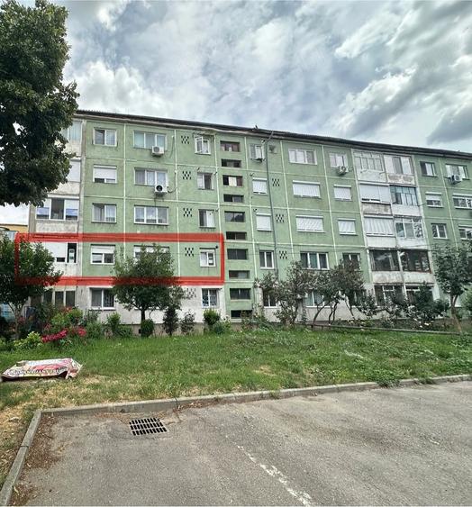 Apartament cu 3 camere semidecomandat în Lugoj