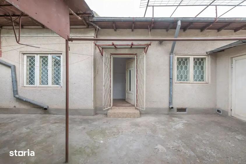 Casă cu 5 camere cu Teren 204 Mp în Central