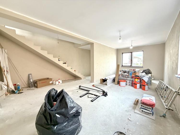 Duplex cu 4 camere cu Canalizare în Ghiroda