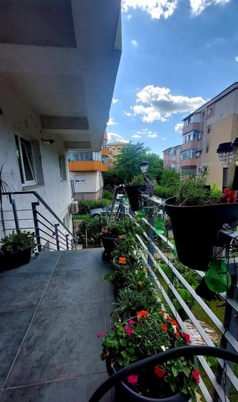 Apartament cu 3 camere decomandat în George Enescu