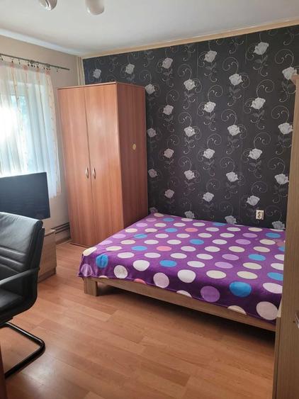 Apartament cu 3 camere decomandat în Aradului