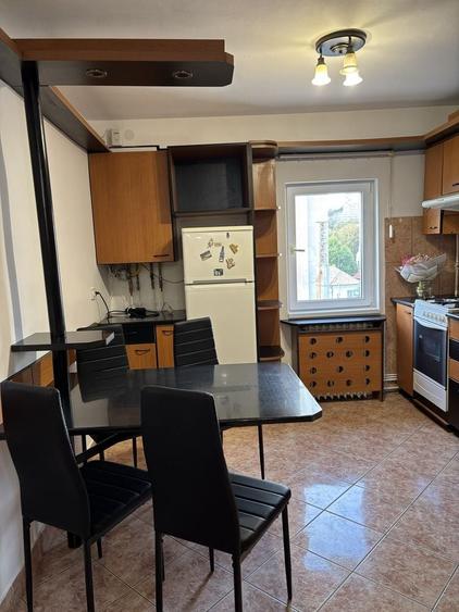 Apartament cu 3 camere decomandat în Grigorescu