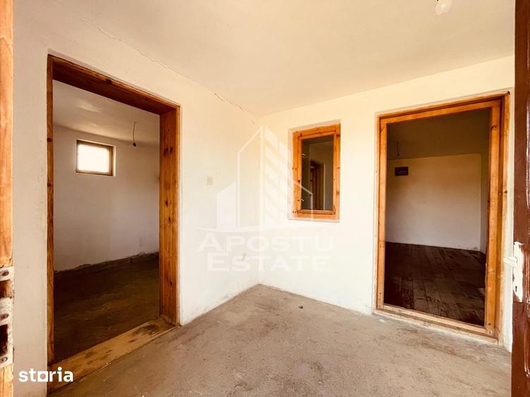 Casă cu 2 camere cu Teren 1472 Mp în Central