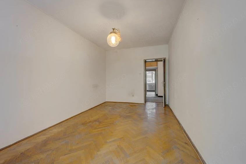 Apartament cu 2 camere decomandat în Basarabia