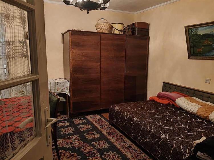 Casă cu 4 camere cu Garaj în Chercea