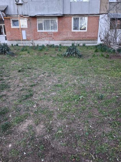 Apartament cu 2 camere semidecomandat în Traian