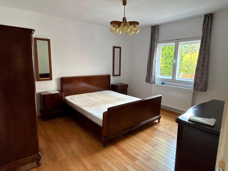 Casă cu 4 camere cu Teren 510 Mp în Central