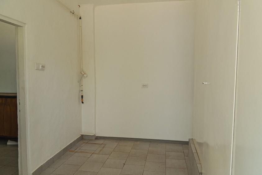 Casă cu 2 camere cu Teren 150 Mp în Băneasa