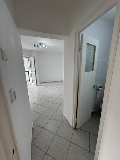 Apartament cu 2 camere semidecomandat în Republicii