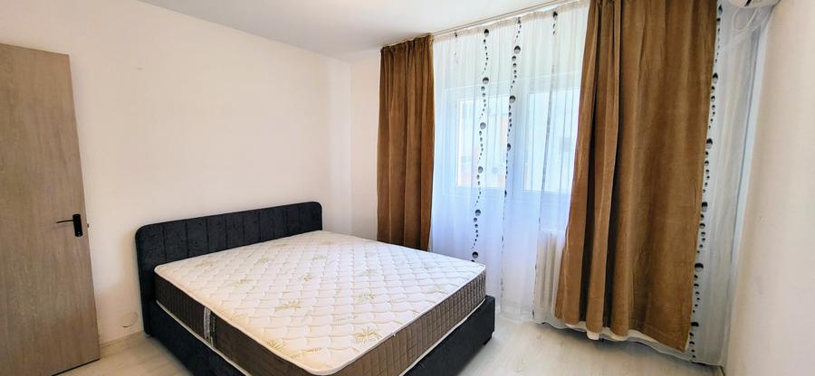 Apartament cu 3 camere decomandat în Rahova