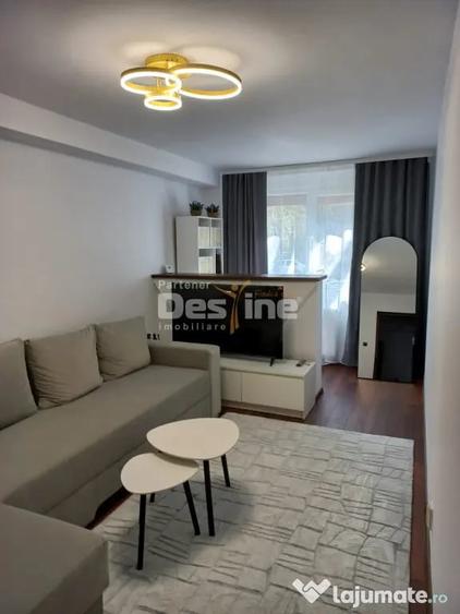 Apartament cu 4 camere decomandat în Central