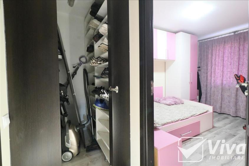 Apartament cu 3 camere semidecomandat în Alexandru cel Bun