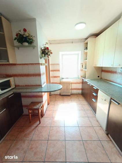 Apartament cu 4 camere decomandat în Micălaca