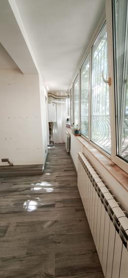 Apartament cu 3 camere semidecomandat în Tomis II