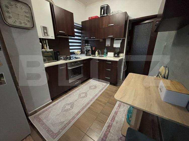 Apartament cu 3 camere decomandat, mobilat în Bucium