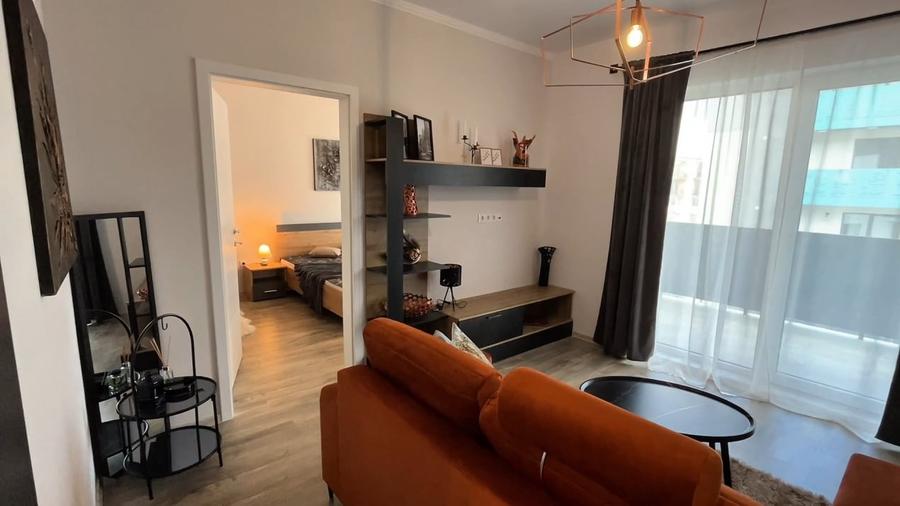 Apartament cu 2 camere semidecomandat, mobilat în Florești
