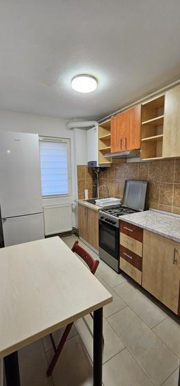 Apartament cu 2 camere semidecomandat în Astra