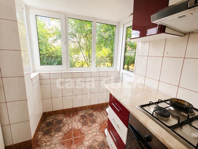 Apartament cu 3 camere decomandat în