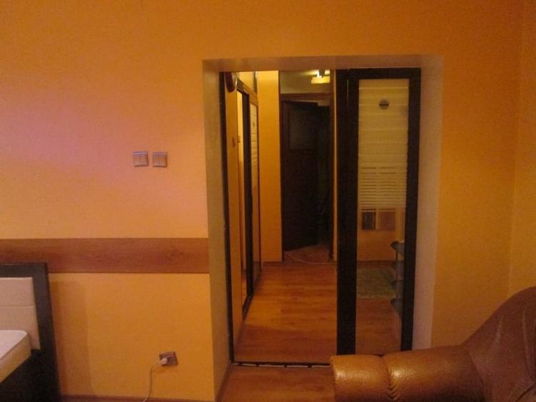 Garsonieră decomandată în Virtuții