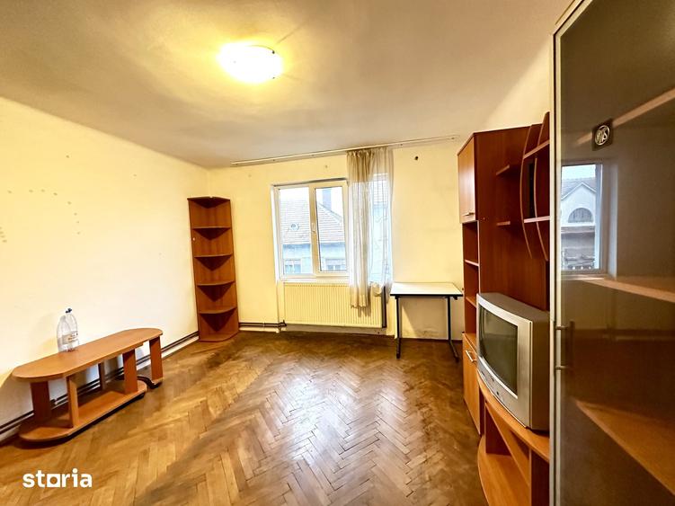 Apartament cu 2 camere decomandat în Elisabetin
