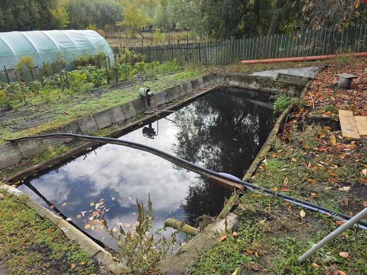 Casă cu 3 camere decomandat în Boțești