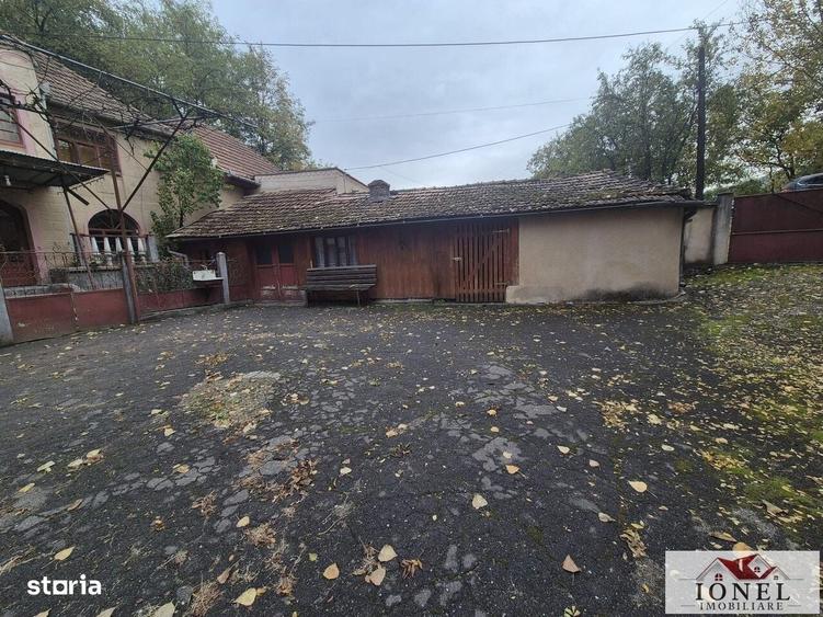 Casă cu 4 camere decomandat în Stremț
