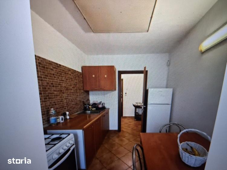 Garsonieră decomandată în Decebal
