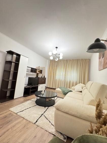 Apartament cu 2 camere decomandat, mobilat în Aradului