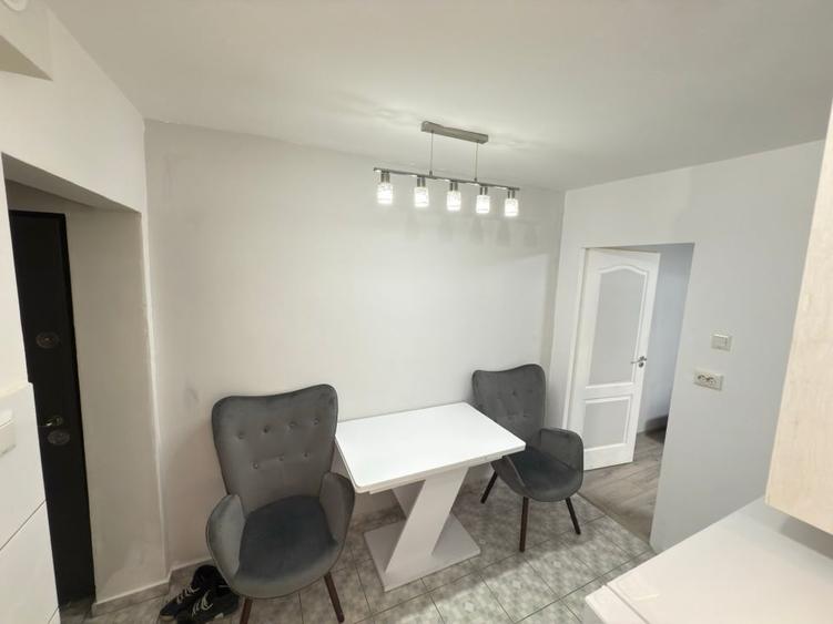 Apartament cu 2 camere semidecomandat în Micro III