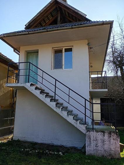 Casă cu Teren 1700 Mp în Central