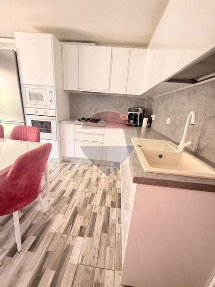 Duplex cu 6 camere cu Teren 229 Mp în Est