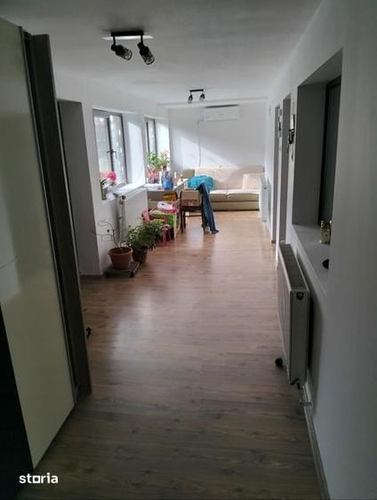 Casă cu 2 camere decomandat cu Teren 80 Mp în Central