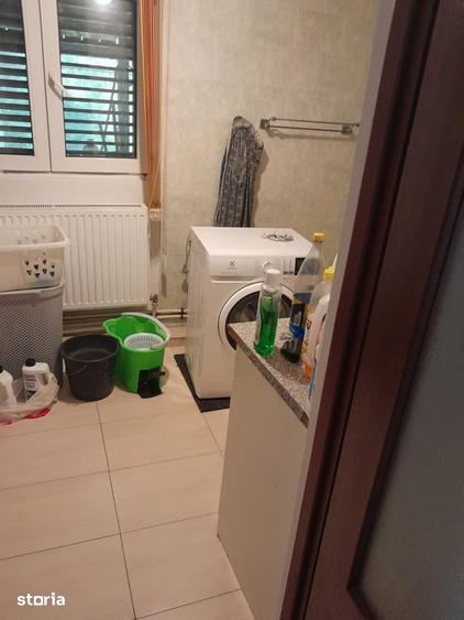 Casă cu 5 camere cu Teren 2100 Mp în Stoenești