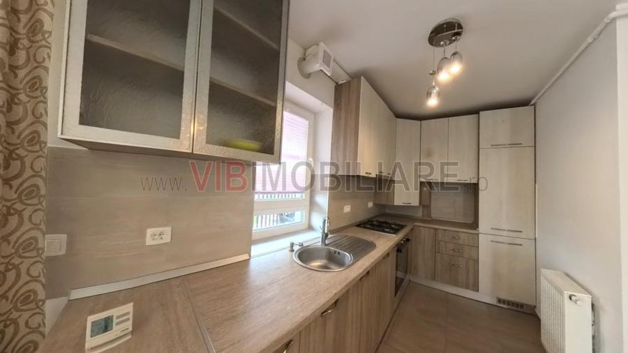 Apartament cu 2 camere semidecomandat, mobilat în Tractorul