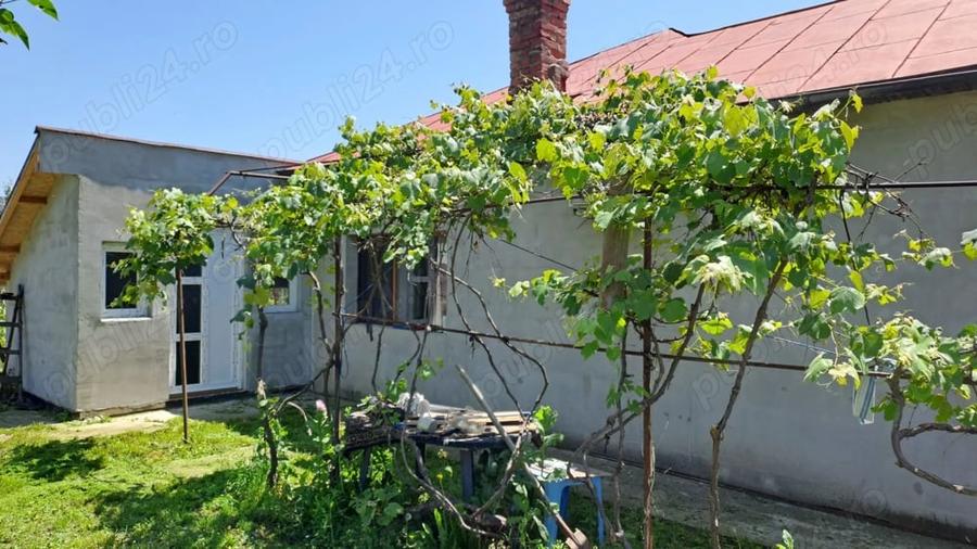 Casă cu 5 camere cu Teren 1375 Mp în Frumușani