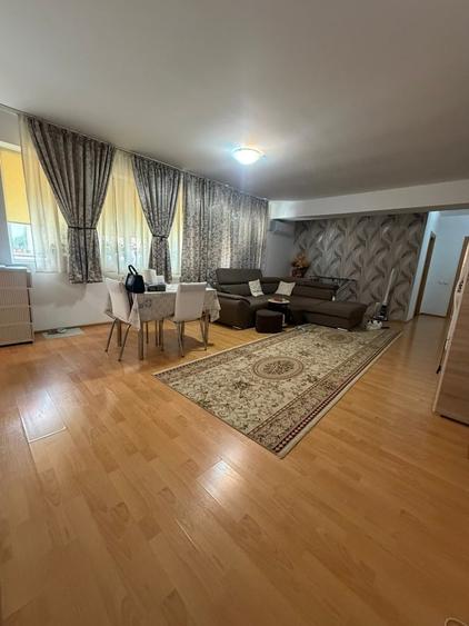 Apartament cu 3 camere semidecomandat în 23 August (Cațelul)