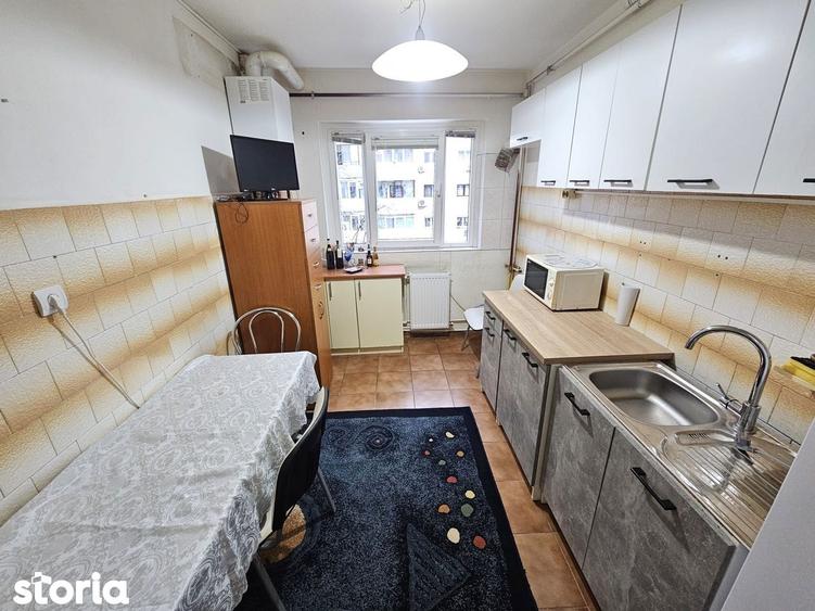 Apartament cu 3 camere semidecomandat, mobilat în Obor
