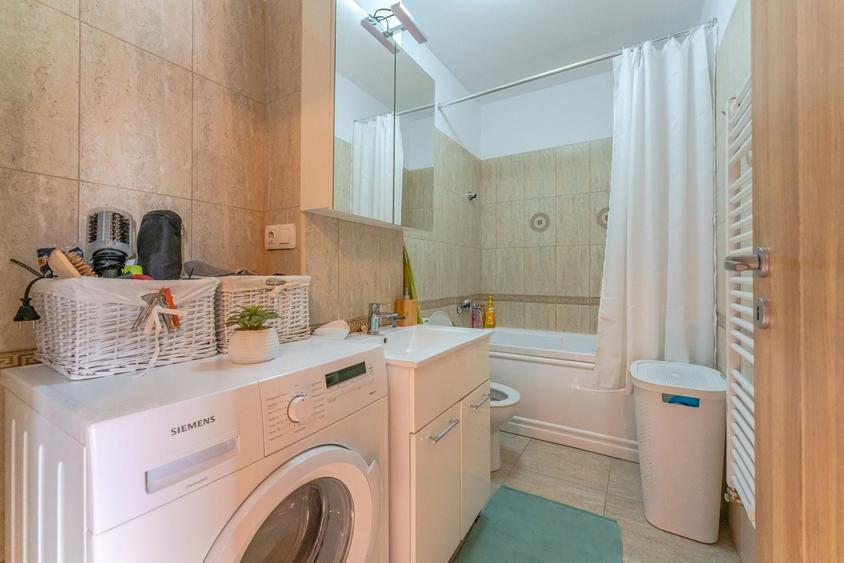 Apartament cu 3 camere decomandat, mobilat în Sânpetru