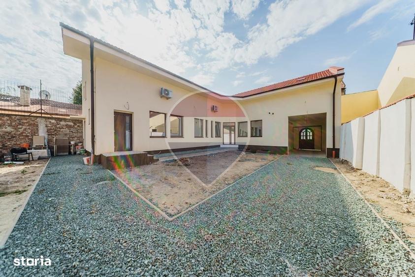 Casă cu 4 camere în Central