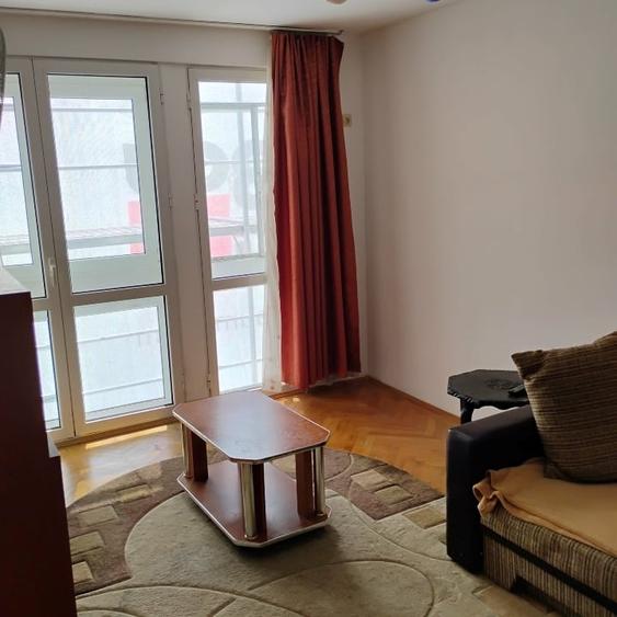 Apartament cu 2 camere semidecomandat în Costin Georgian
