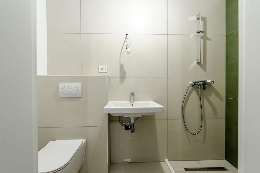 Apartament cu 3 camere decomandat în Aradului