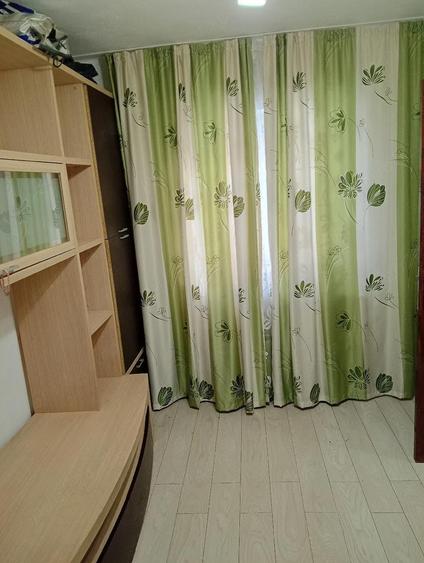 Apartament cu 2 camere decomandat în Petros