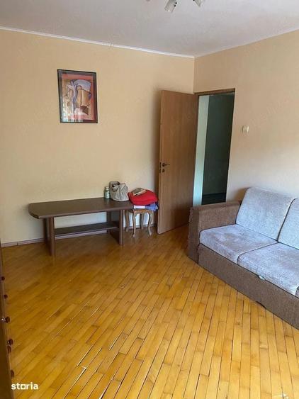 Apartament cu 3 camere decomandat în Păcurari