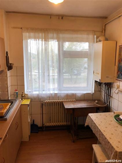 Apartament cu 4 camere în Moreni