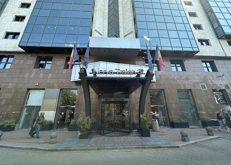 Birou, de 13,250 mp, în Unirii