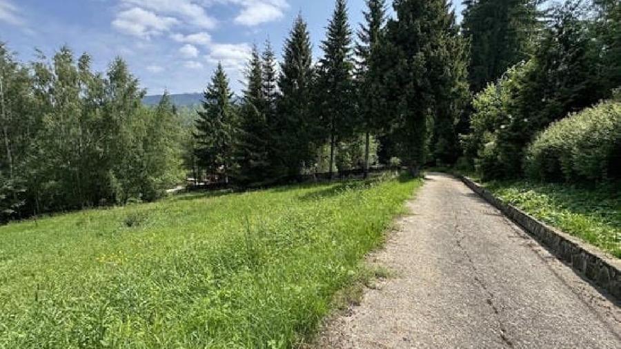 Teren Construcții intravilan de 830 mp, în Nord