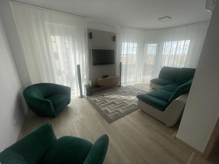 Apartament cu 3 camere decomandat în Central
